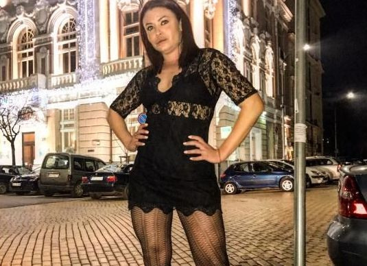 Фурия: Нова серия скандални СНИМКИ 18+ на полицайката Любка, кикотила се и обарвала убиеца с "Порше"-то