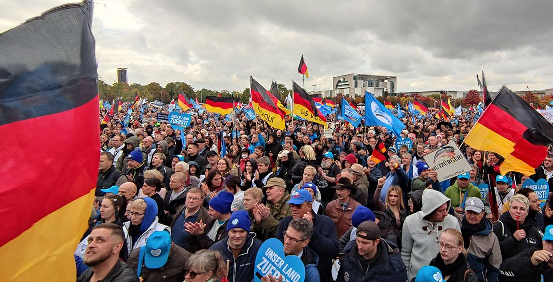 Бунт и в Германия! Хората излязоха по улиците заради високите цени и санкциите срещу Русия ВИДЕО