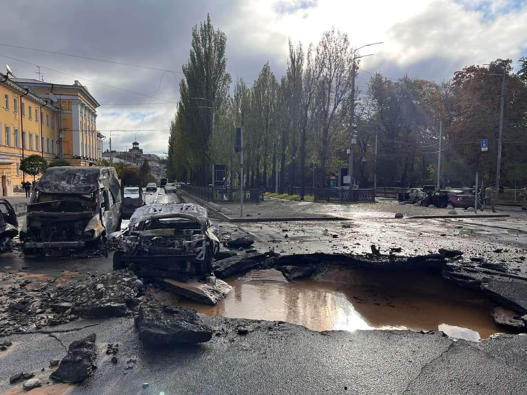 Мирът в Украйна се решава в София