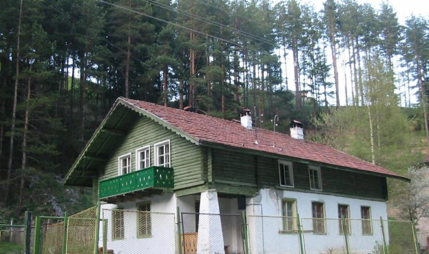 Нов екшън в планинска хижа, размахва се пушка, ехтят закани в "Мургана"