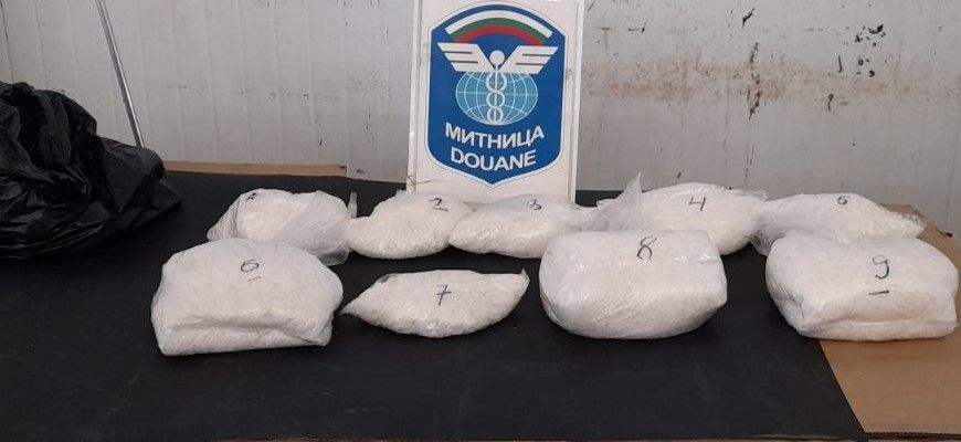 Митничари провериха турчин на границата и спряха голяма забава в Германия