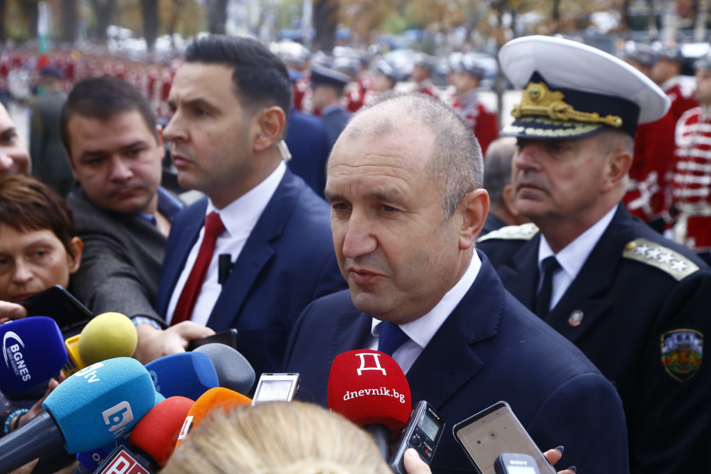 Радев осъди нападението срещу посолството на Азербайджан в Техеран