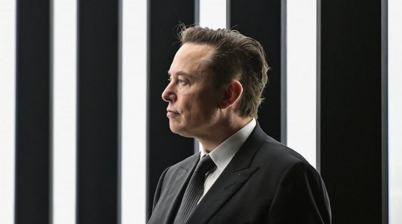 CNN гърми: Мъск с официално писмо до Пентагона - Starlink угасва в небето над Украйна