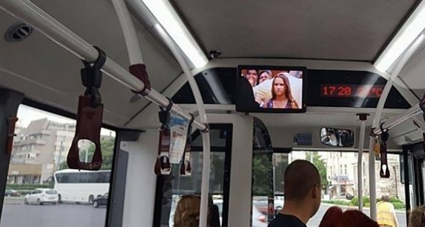 Бесен екшън! Кондуктор се нахвърли на студентка, поискала да си плати със...