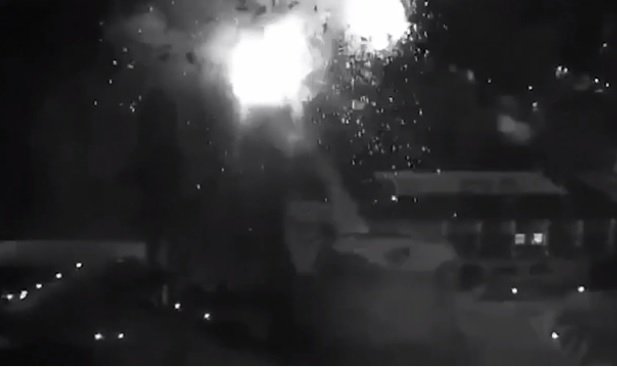 ВИДЕО от войната: Зрелищен удар на ВСУ по административна сграда в Енергодар 