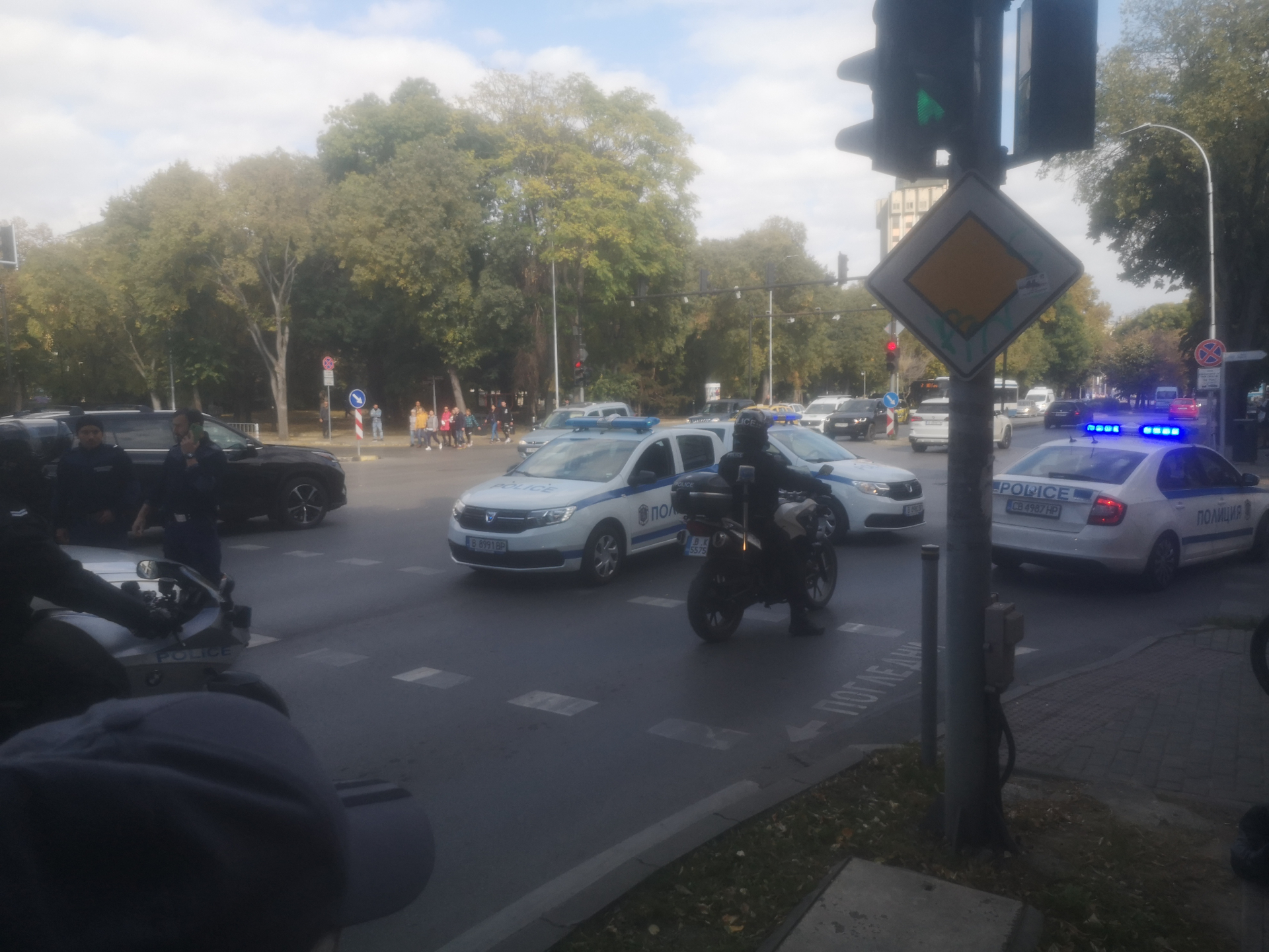 Извънредна ситуация във Варна, центърът е под блокада СНИМКИ