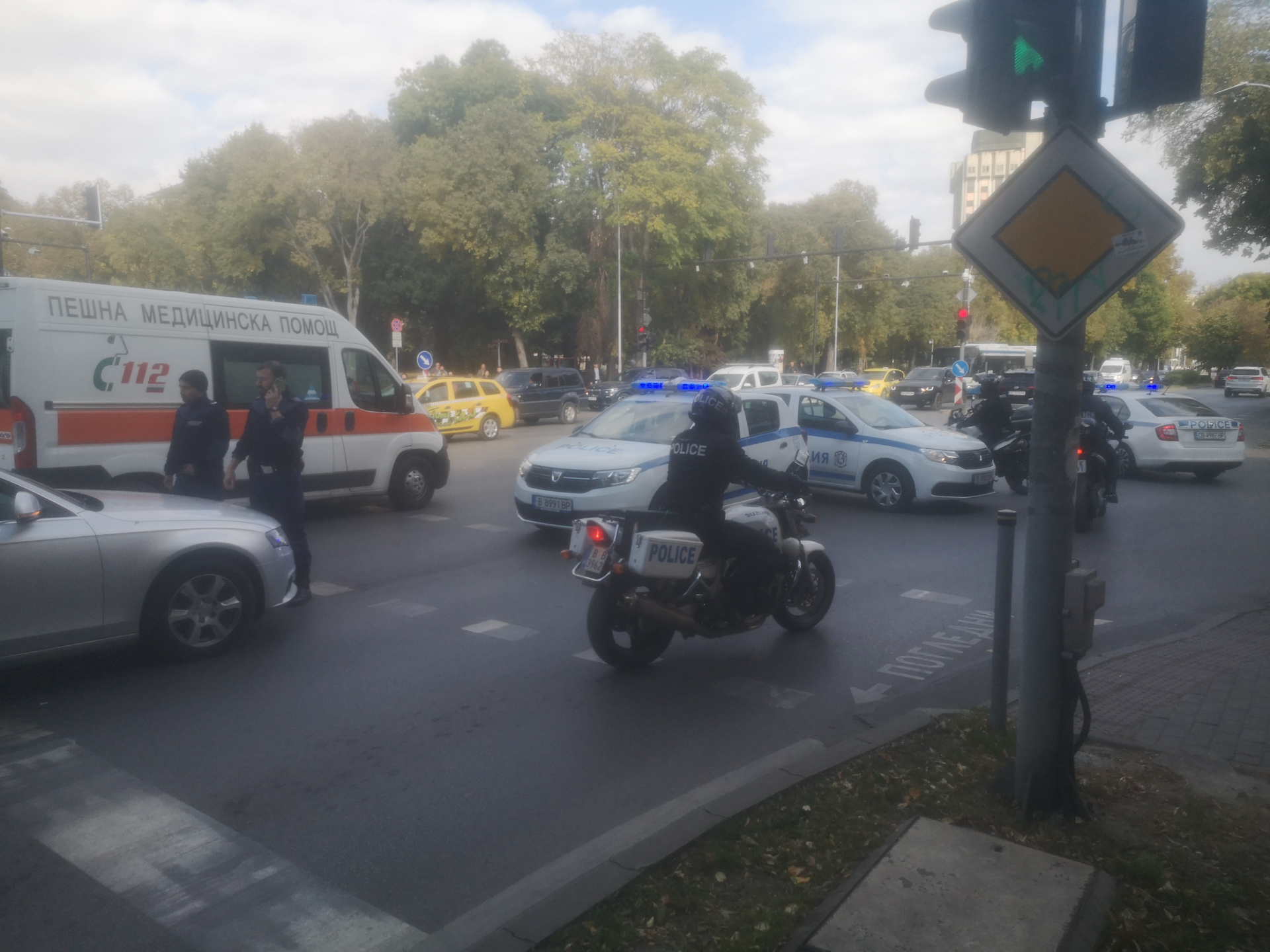 Извънредна ситуация във Варна, центърът е под блокада СНИМКИ