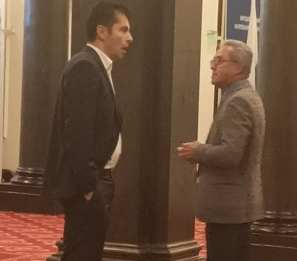 Кирил Петков и Йордан Цонев в опасна близост в кулоарите на НС, говориха за... СНИМКИ 