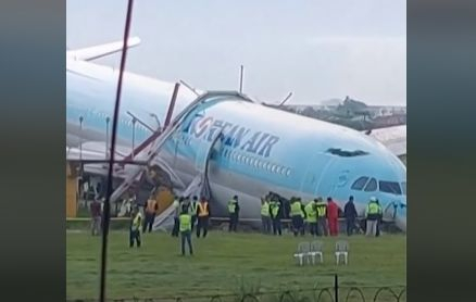 Страховит инцидент със самолет със 173 души на борда ВИДЕО 