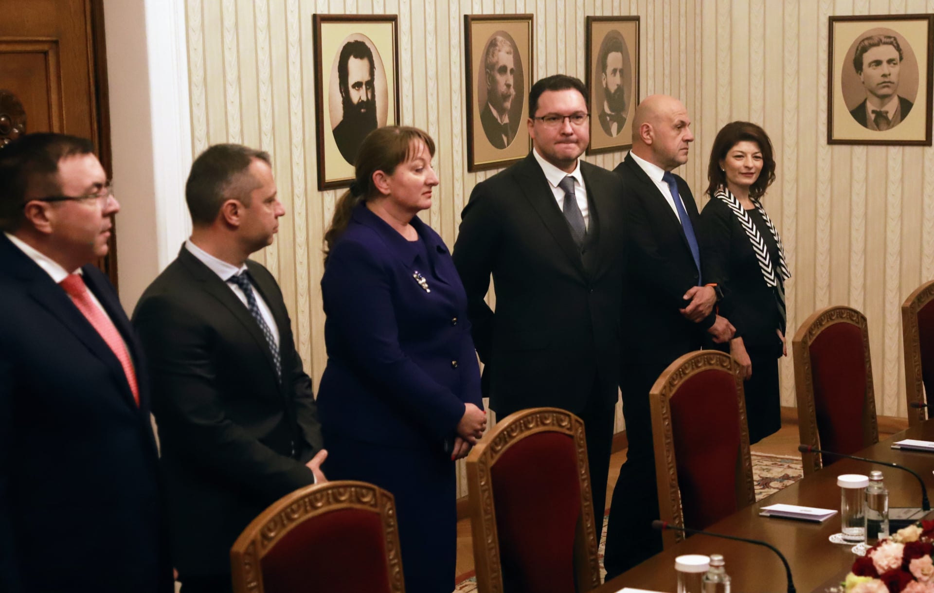 ГЕРБ започват да обсъждат имена за кабинет 