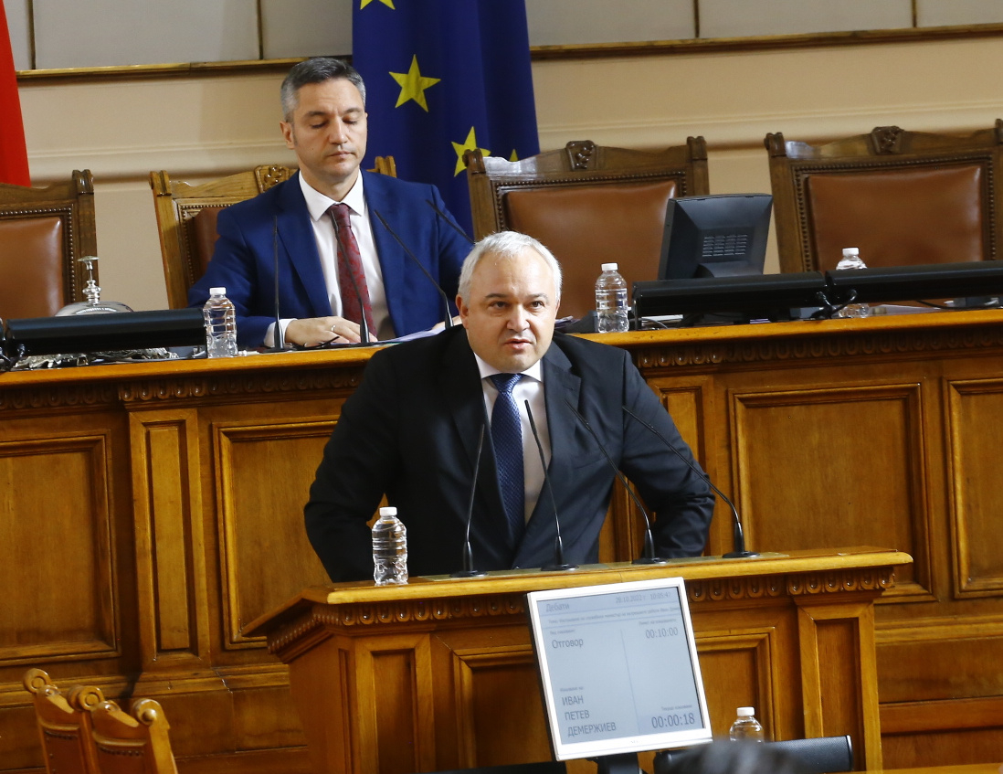 Демерджиев твърди, че парите за АМ „Хемус“ са отишли за строежа на хотел