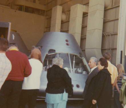 Семейство Иванови посети САЩ, тайните служби у нас го разпитват СНИМКИ