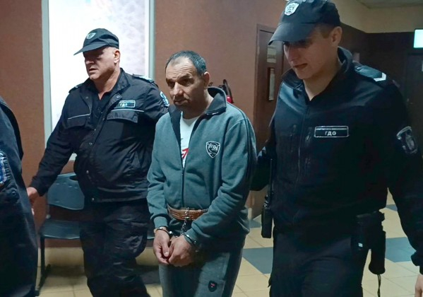 Васко уби приятеля си в Първомай, а сега иска ковчег и... ВИДЕО
