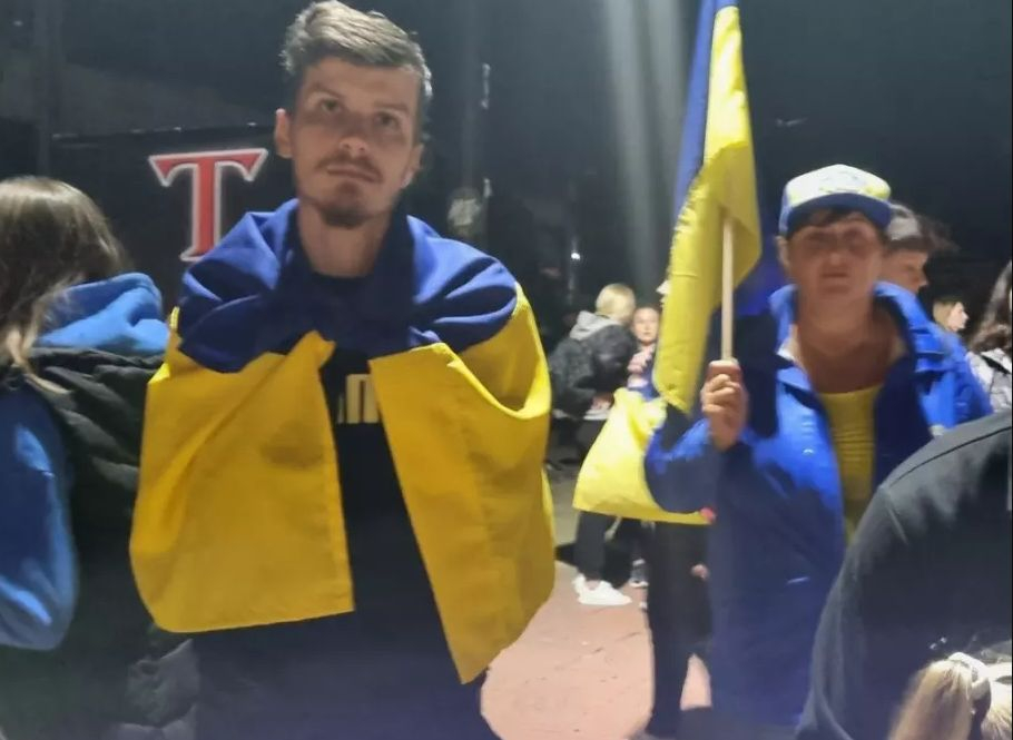 Украинските бежанци се разбунтуваха заради преместването им от лъскавите хотели по морето ВИДЕО