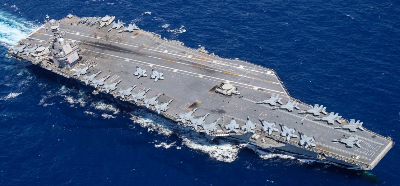 Най-мощната ударна група на ВМС на САЩ, начело със самолетоносача "Джералд Форд", пое към Европа СНИМКИ