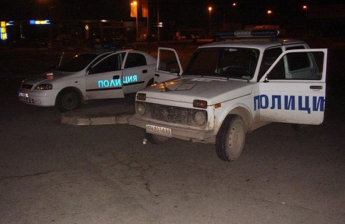 Kървава разпра в ромската махала на Самоков, линейка хвърчи към "Пирогов" с прострелян 