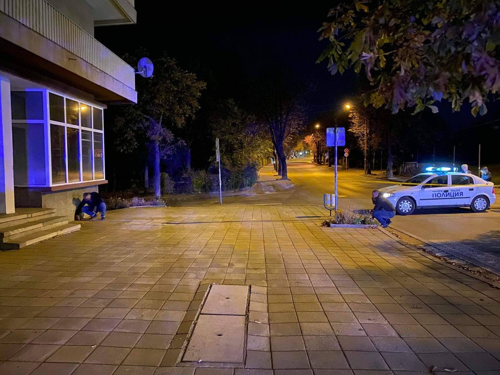Гняв в Лясковец! Детето загинало на неосветена улица, а шофьорът, който го прегазил е... СНИМКИ