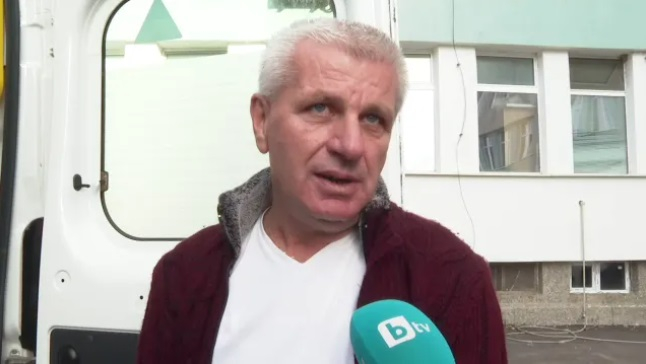 Фелдшер и шофьор изродиха бебе в линейка насред Родопите