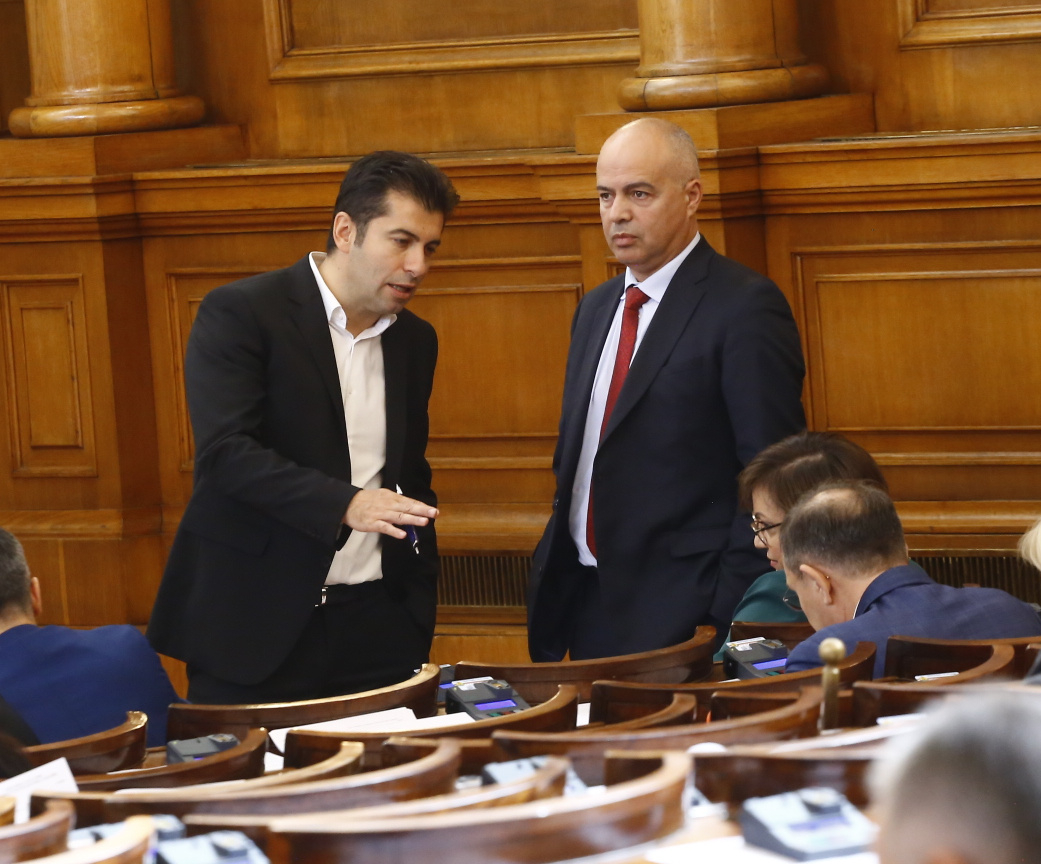 „Продължаваме промяната“ и БСП сядат на специални разговори 