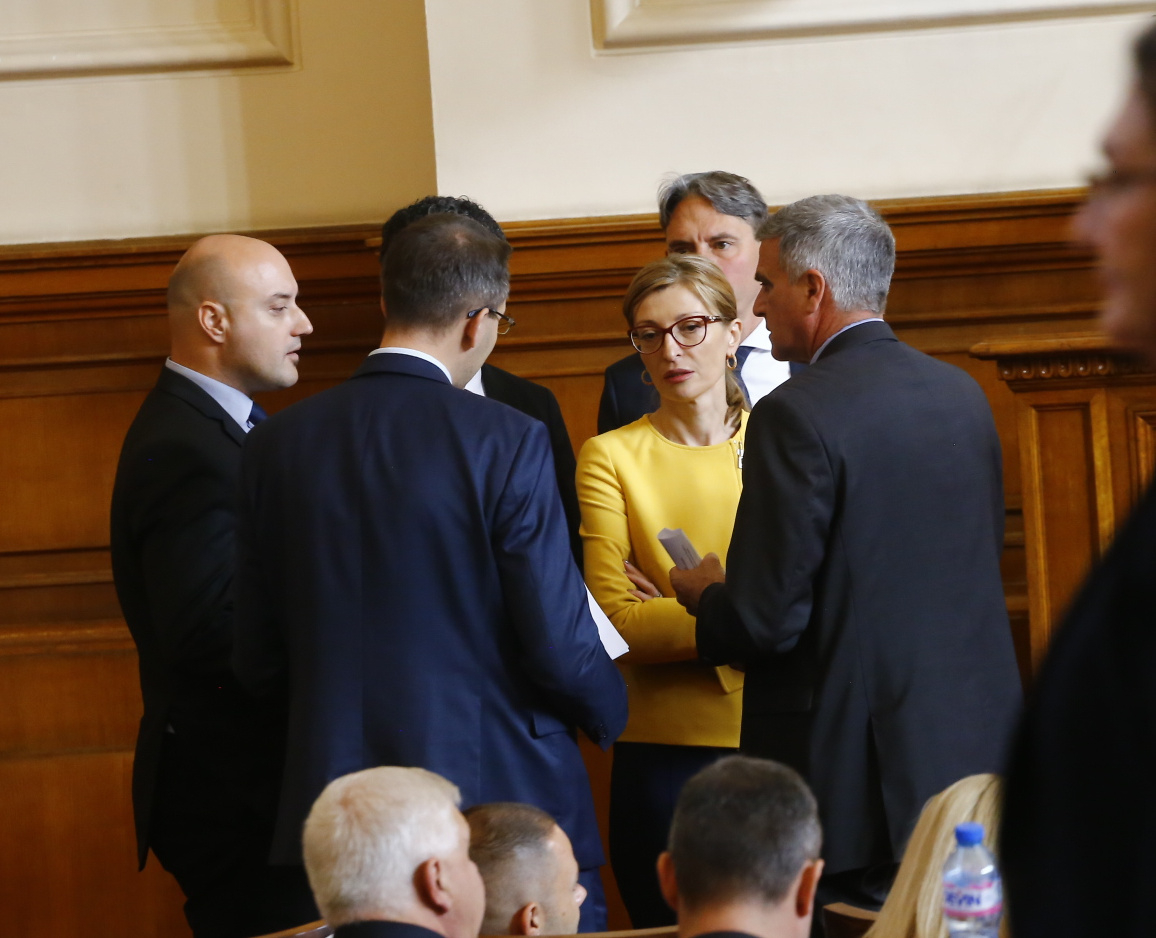 Политолог огласи единствения шанс за правителство в този парламент 