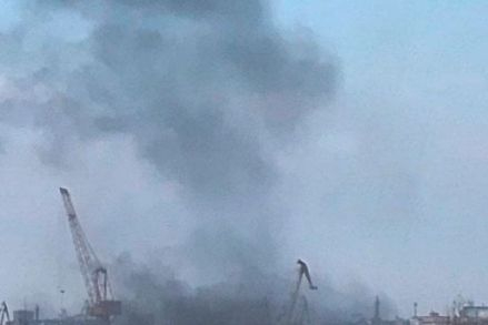 ВСУ удрят мощно Херсон с HIMARS, гори голям завод, потъват кораби ВИДЕО