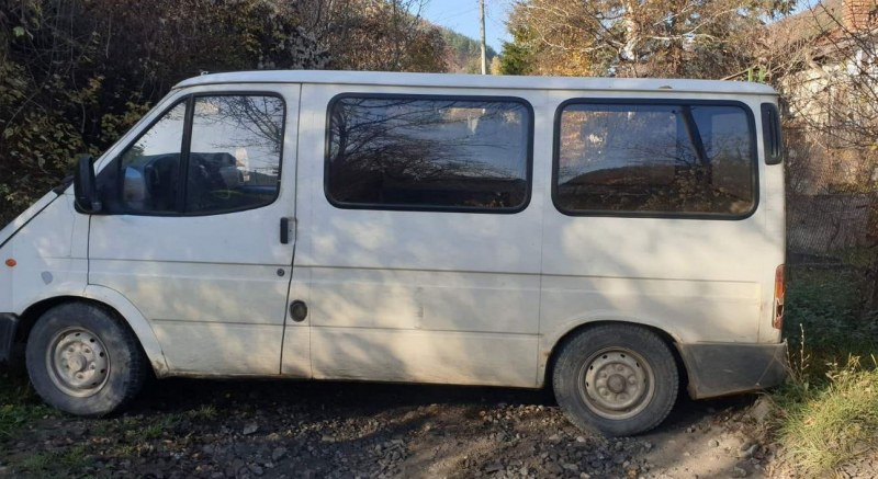 Шок! Бракониер заля горски служител с бензин СНИМКИ