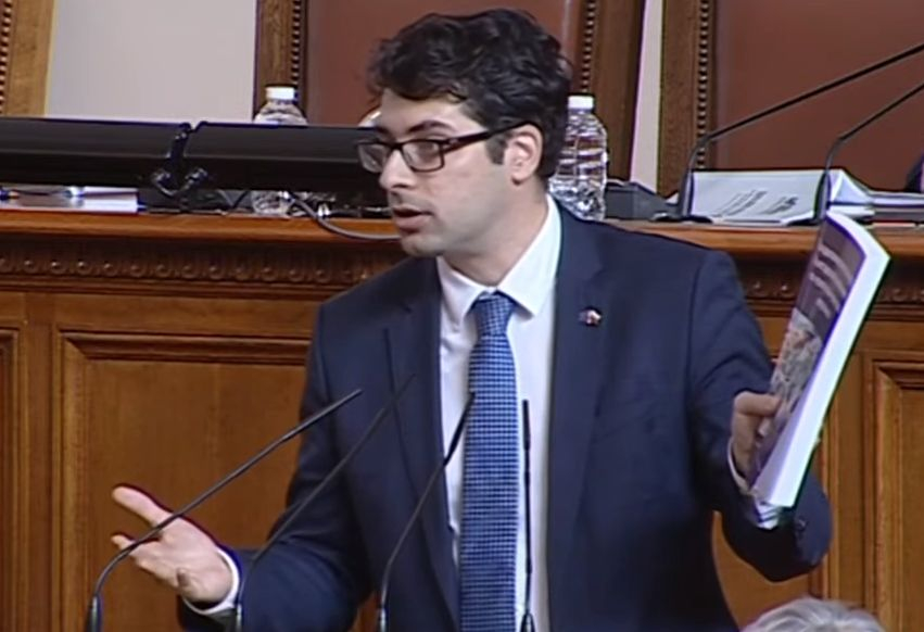 Страшен скандал в НС заради секретния доклад на БНБ за еврото, Никола Минчев се видя в чудо