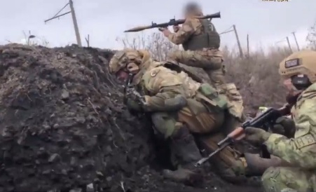 ВИДЕО от войната: Показаха как действа батальон "Пятнашка" край Авдеевка