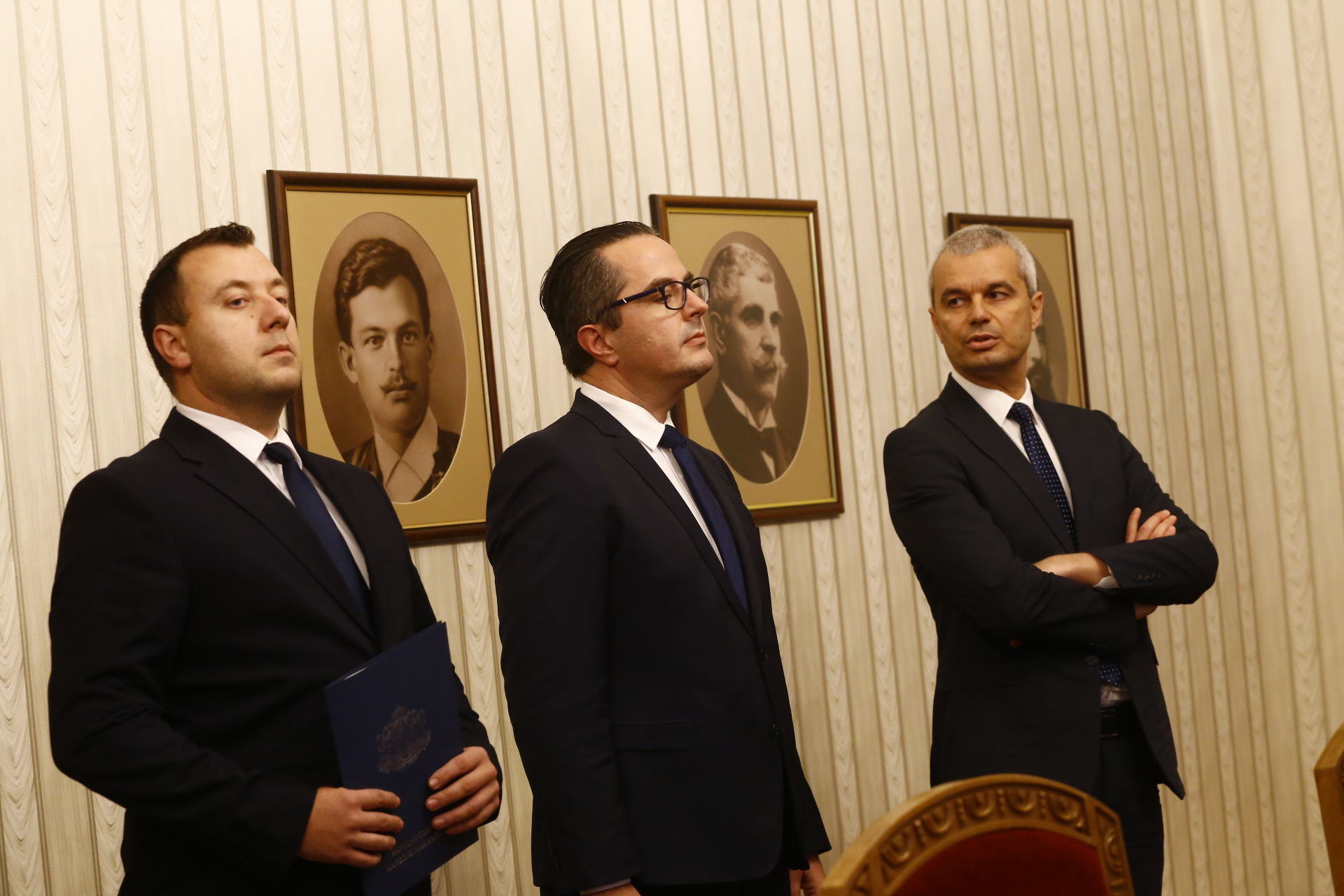 "Възраждане" на нокти заради Красимира Стоянова, плашат с прокуратурата
