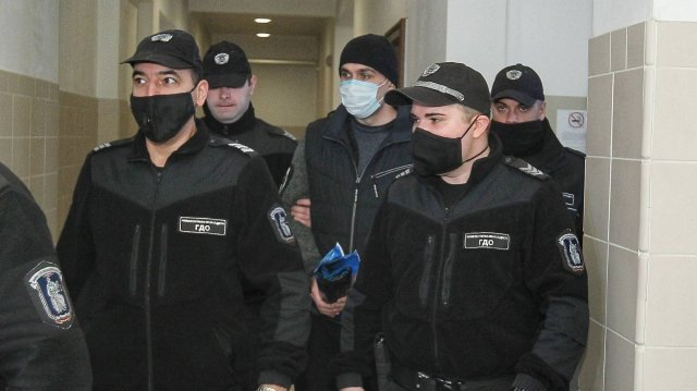 Окончателно: Ето колко ще лежи в затвора Викторио, убил жена си и дъщеря си