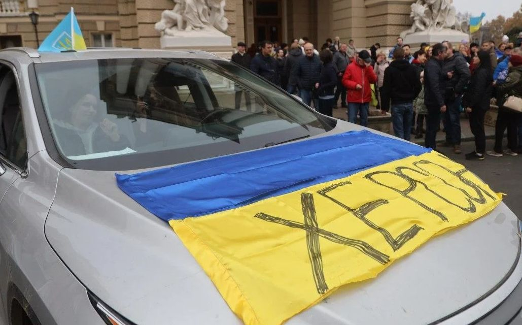Sky News ликува заедно с украинците в Херсон, а руските сили обявиха... ВИДЕО