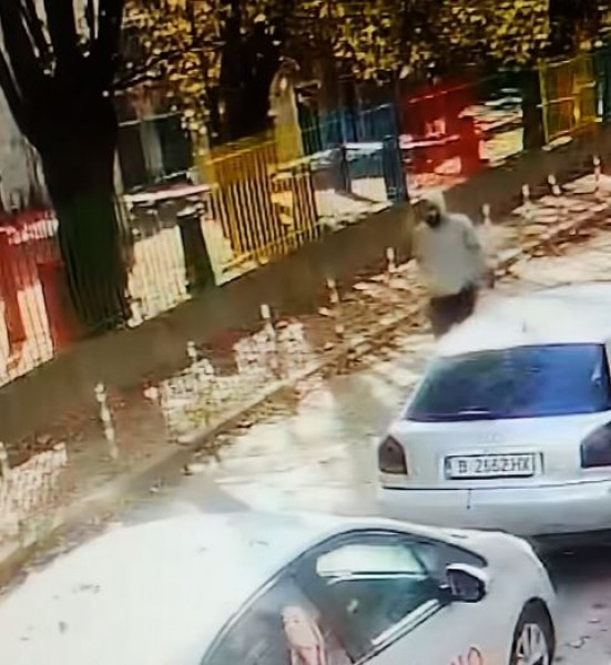 Ужас във Варна: Брадат педофил напада деца ВИДЕО