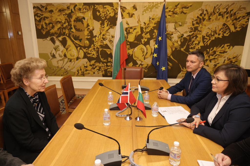 Нинова и Вигенин се срещнаха с норвежкия посланик СНИМКИ