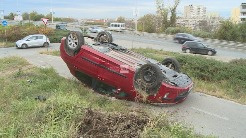 Шофьорка направи опасна каскада в Русе, всички са в шок СНИМКИ