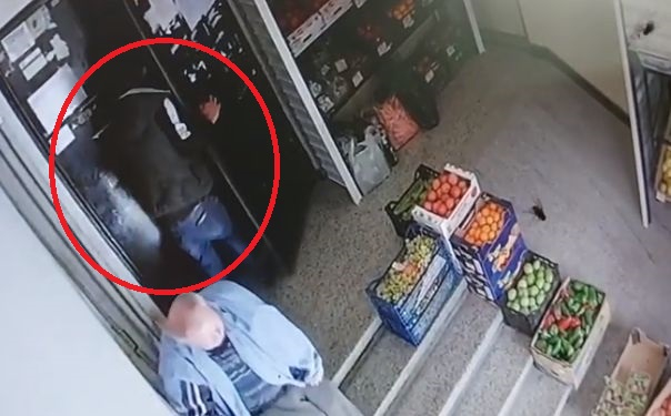 Това, което мустакат мъж направи в апартамента на жена, шокира България ВИДЕО