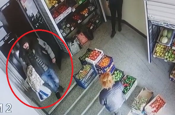 Това, което мустакат мъж направи в апартамента на жена, шокира България ВИДЕО