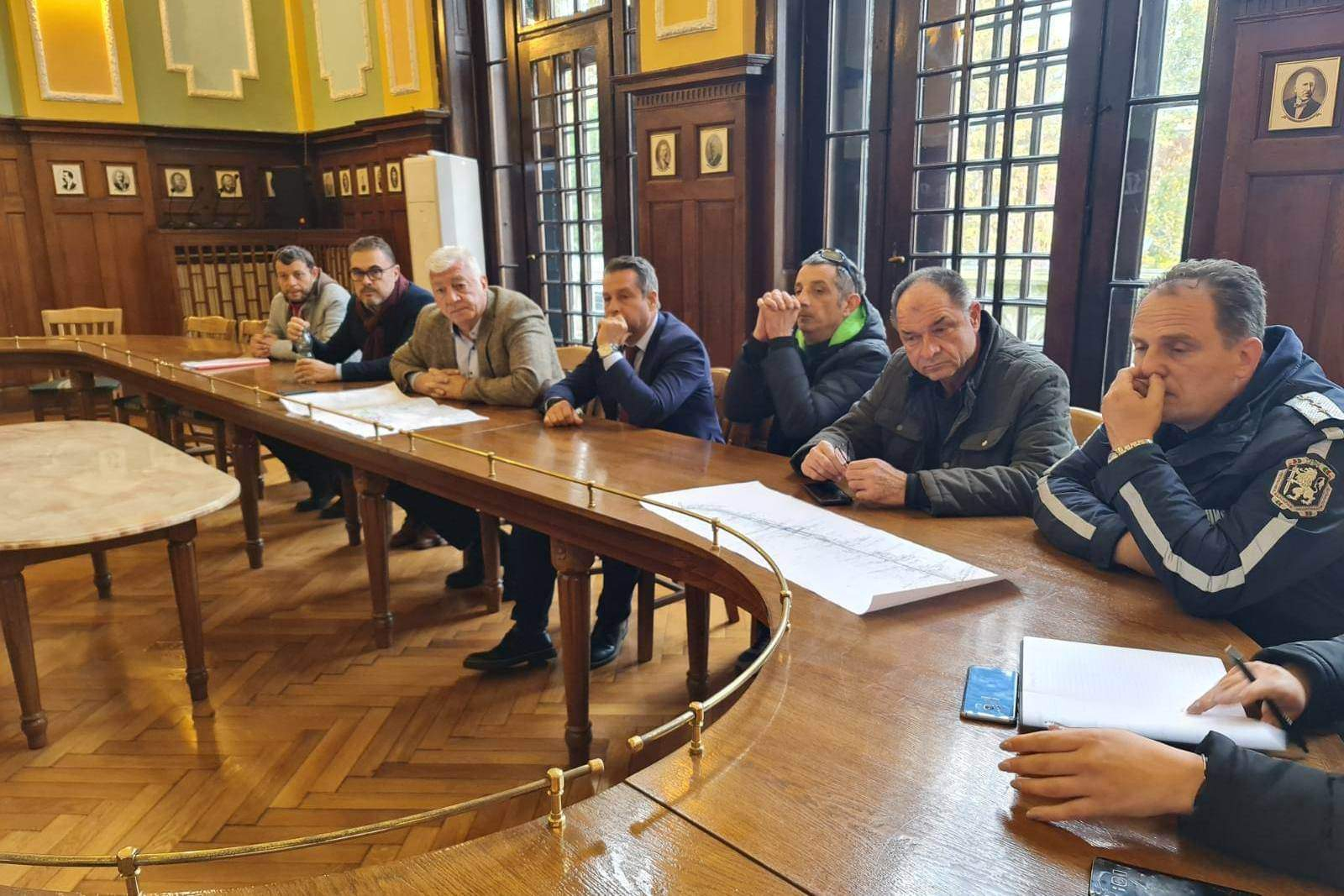 Община Пловдив, строители, Пътна полиция търсят решение за облекчаване на трафика по време на изграждането на Южния обходен колектор