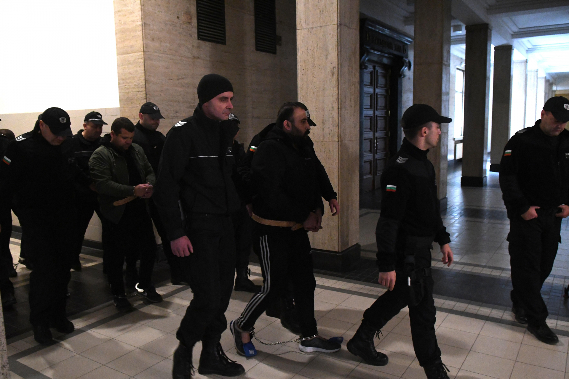 Изправиха светкавично пред съда арестуваните у нас атентатори, ето кои са те СНИМКИ