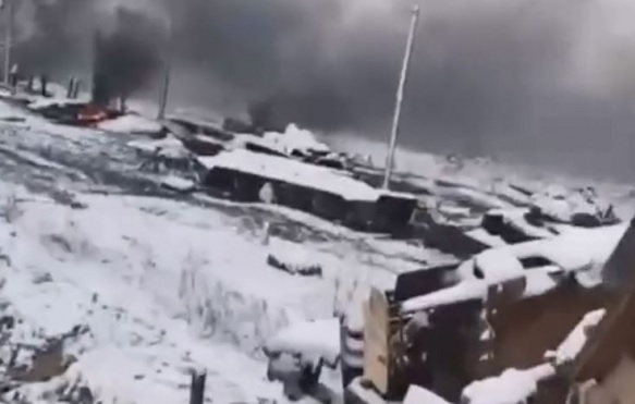 ВИДЕО от войната: Ракетен удар унищожи огромна колона с военна техника на ВСУ 