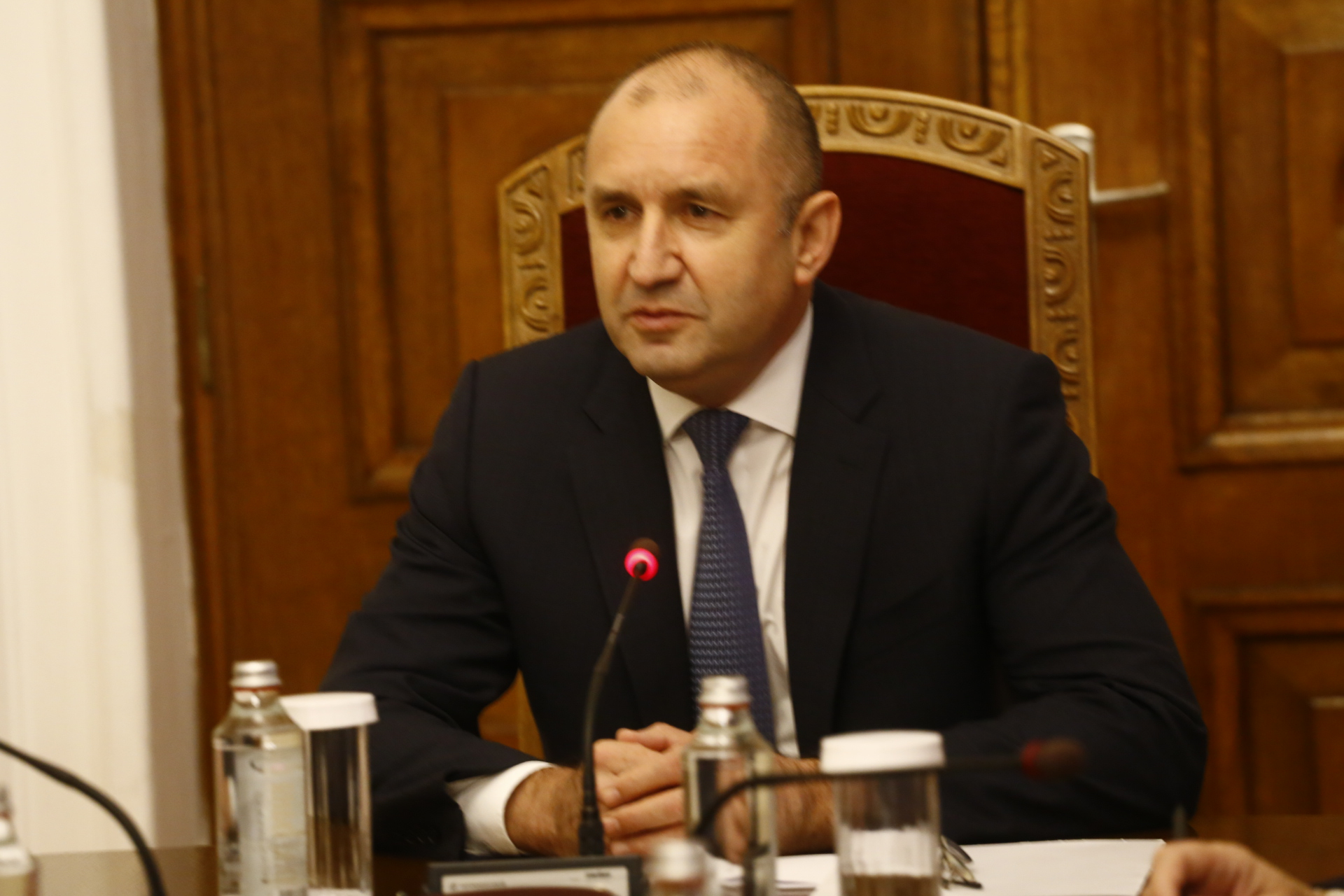 Радев категоричен: Необходими са решителни действия за...