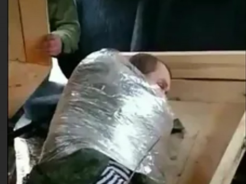 Нова страшна гавра с руски военнопленник в Украйна ВИДЕО 18+
