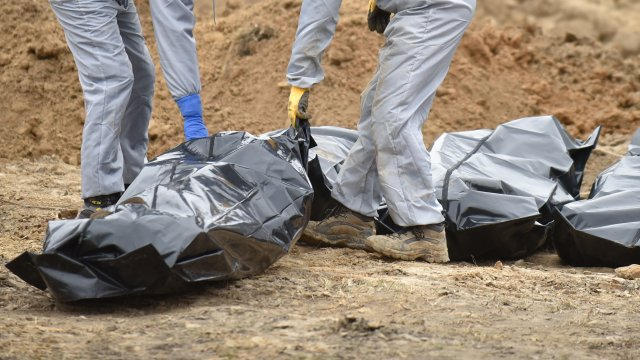 Украинци: Гъст черен дим се издига над Херсон, смърди на овъглено месо