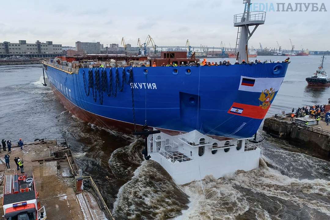 Русия пусна на вода гитантския атомен ледоразбивач "Якутия" пред погледа на Путин ВИДЕО