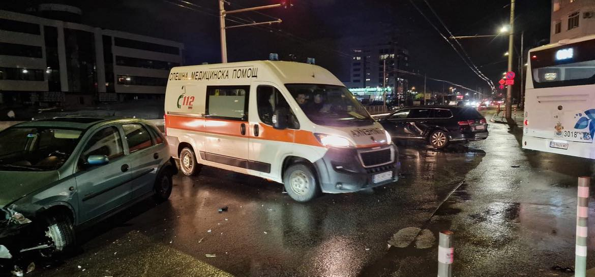 Адско верижно меле в столицата СНИМКИ 