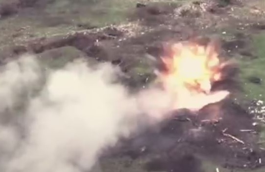 ВИДЕО от войната: Ожесточена битка между руски и украински войски край Лисичанск