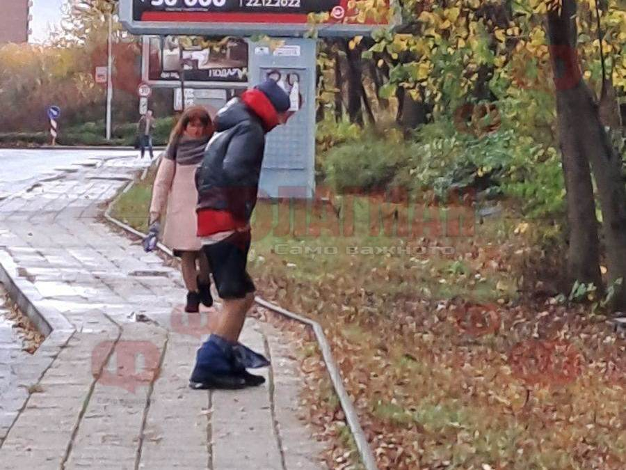 Мъж със свалени гащи изскочи пред колата на бургаска бизнесдама, а тя... СНИМКИ 18+