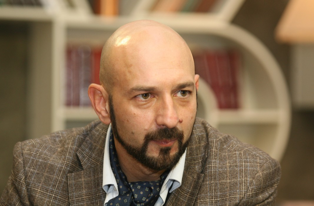 Врабчев: Хората си слагаха снимки на Борисов, когато България правеше това