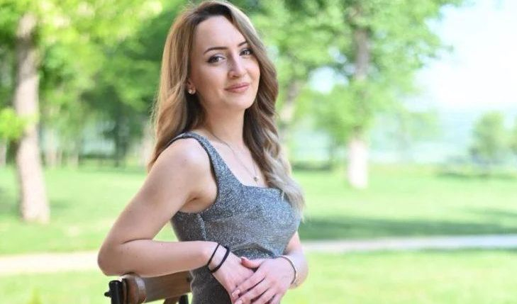 Крехка хубавица от Полски Тръмбеш мери сили с мъжете, за да сбъдне смелата си мечта СНИМКИ 