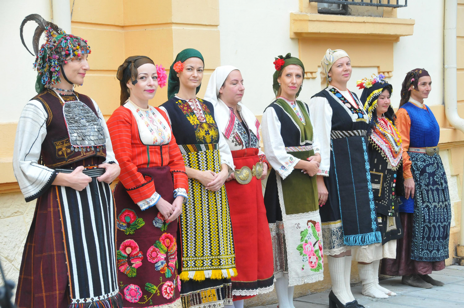 НСИ обяви колко българи живеят в България, ромите изчезват най-бързо 