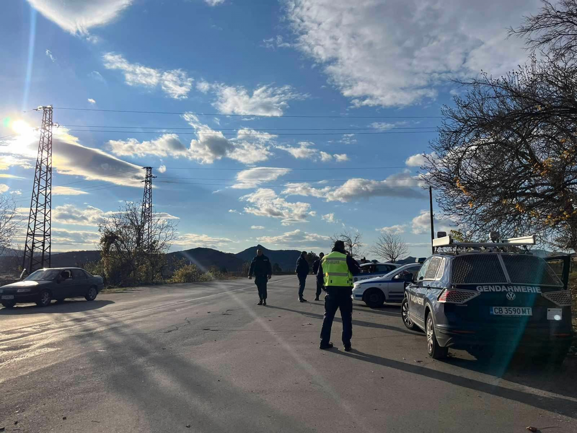 Полиция заварди село в Търновско, ето какво се случва 
